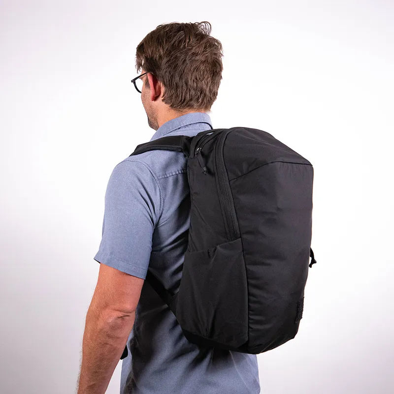 Bags Evergoods Evergoods Civic Half Zip 22L (CHZ)