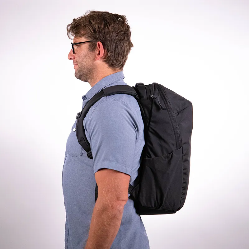 Bags Evergoods Evergoods Civic Half Zip 22L (CHZ)