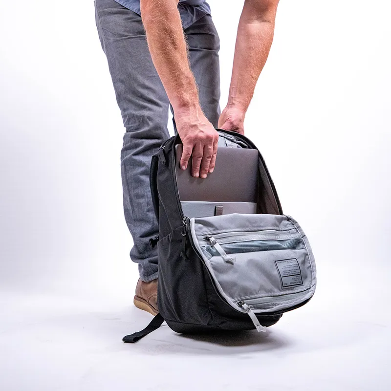 Bags Evergoods Evergoods Civic Half Zip 22L (CHZ)