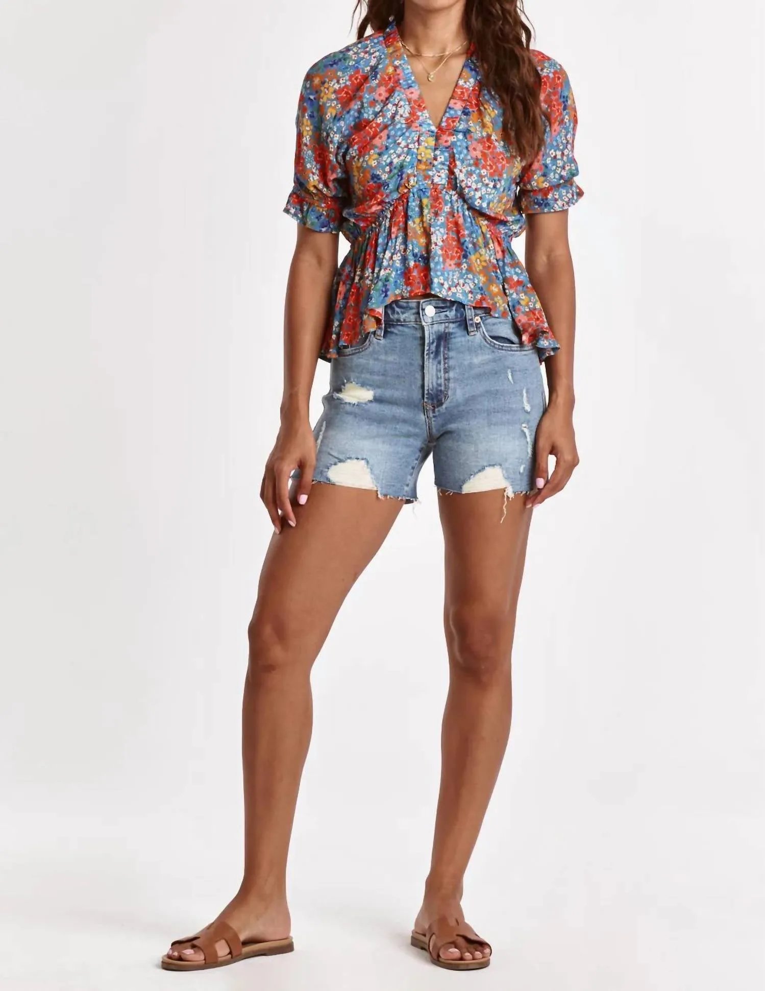 Ivy Douque High Rise Shorts In Medium Wash