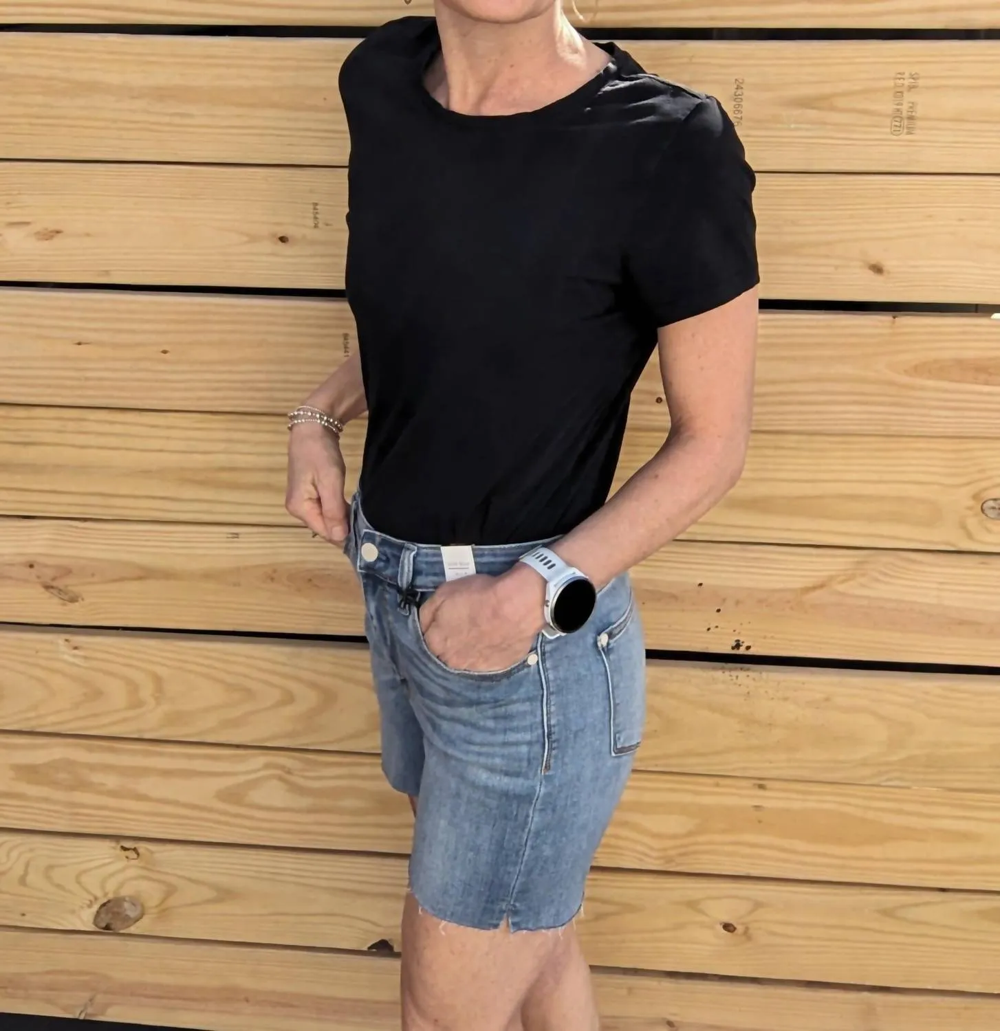 Mid-Rise Cut Off Shorts In Medium Wash