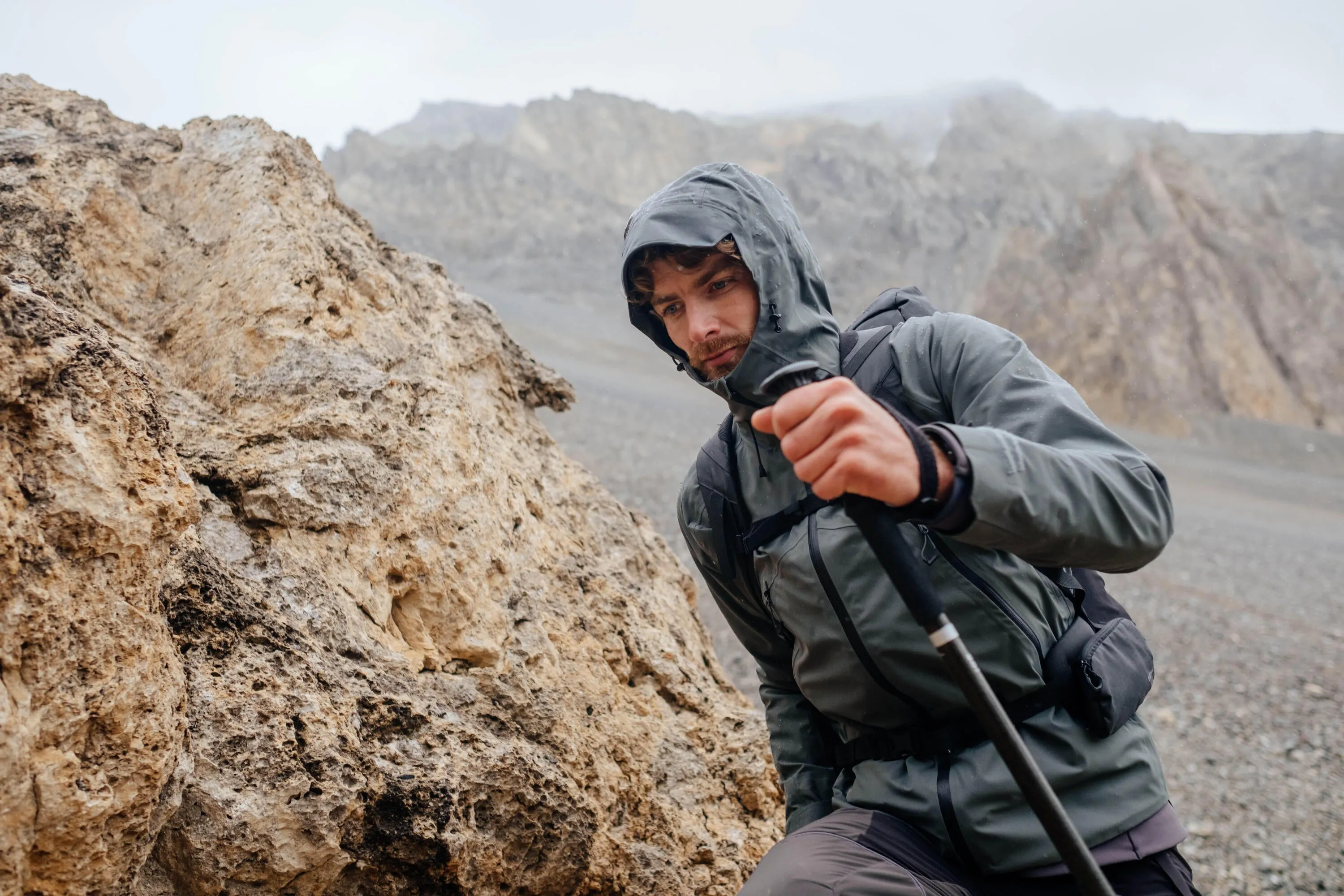 Outdoor Decathlon Clothing Quechua Men's Hiking Lightweight Waterproof Jacket MH500