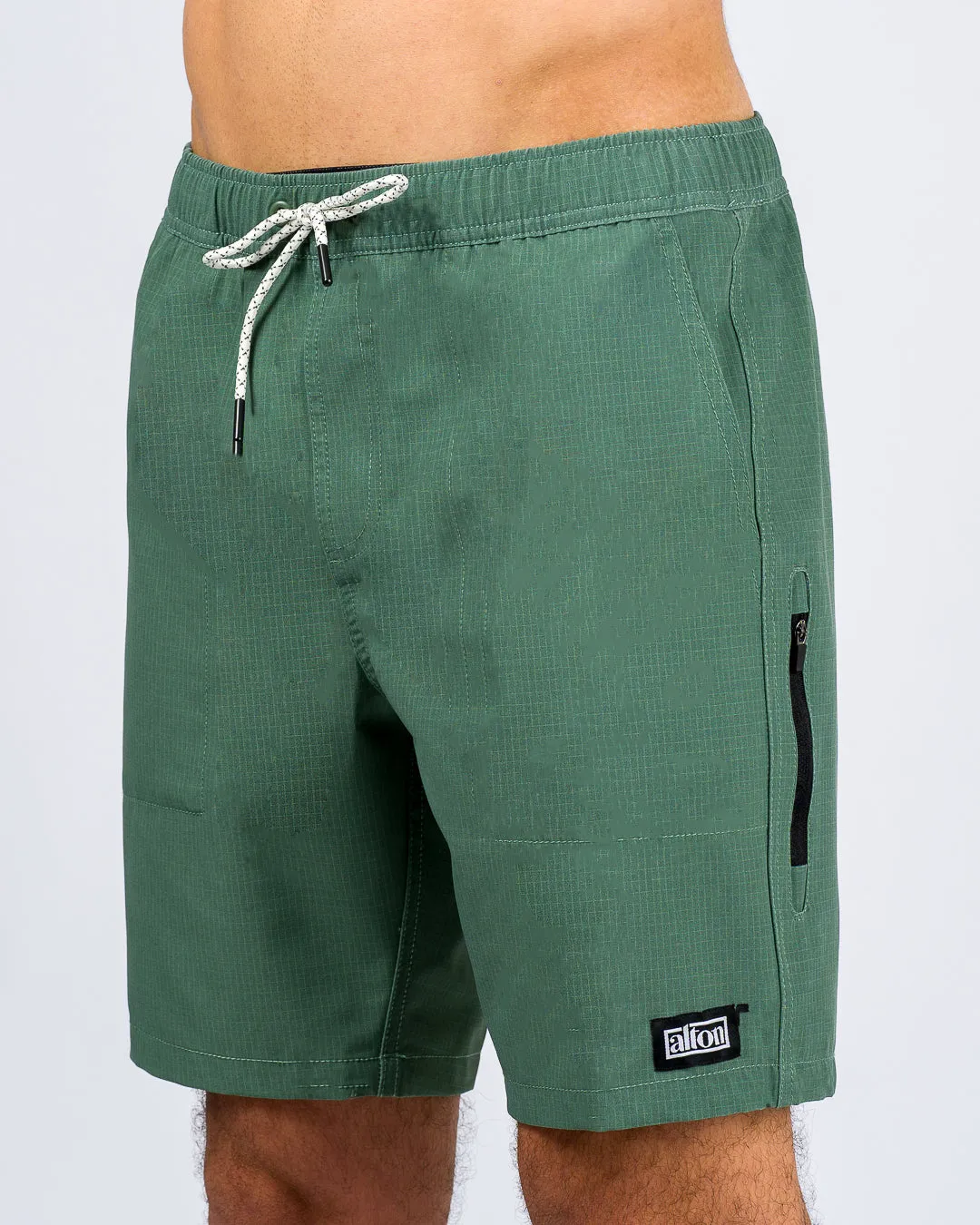 Traveler 18" Elastic Shorts