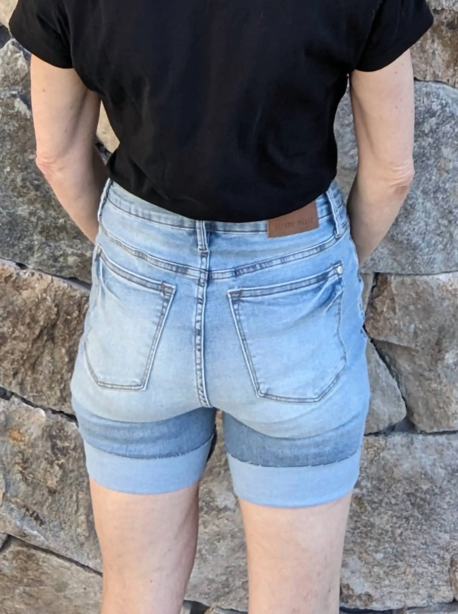 Tummy Control Cool Denim Shorts In Light Wash