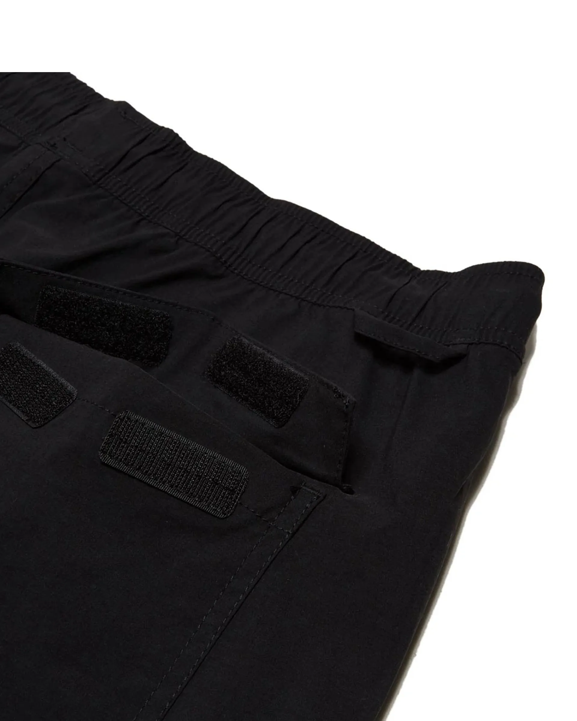 Voyage 18" Shorts - Black/Cream