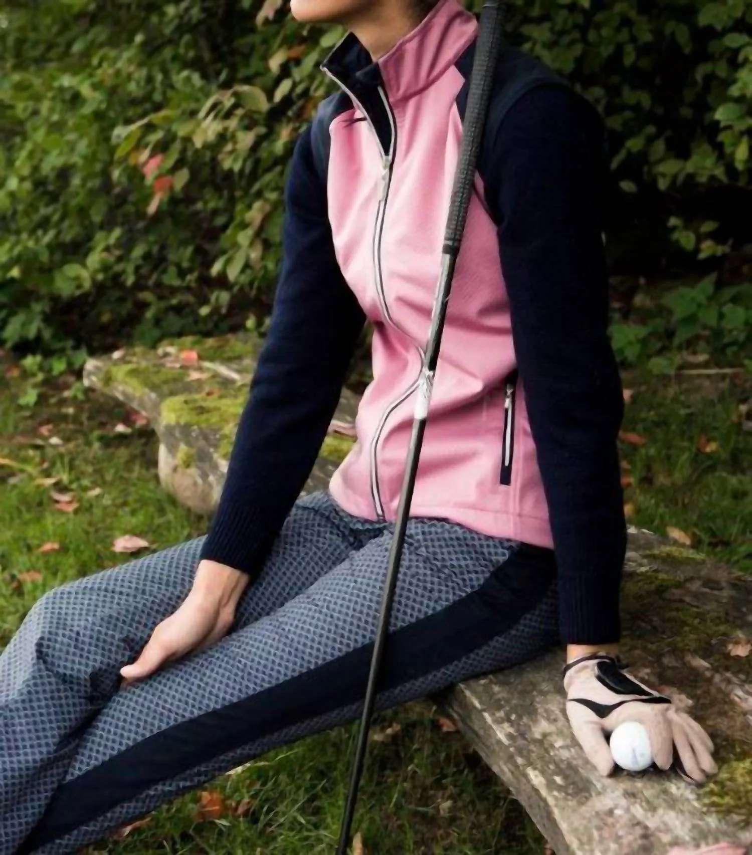 Women Arden Softshell Vest In Rhubarb